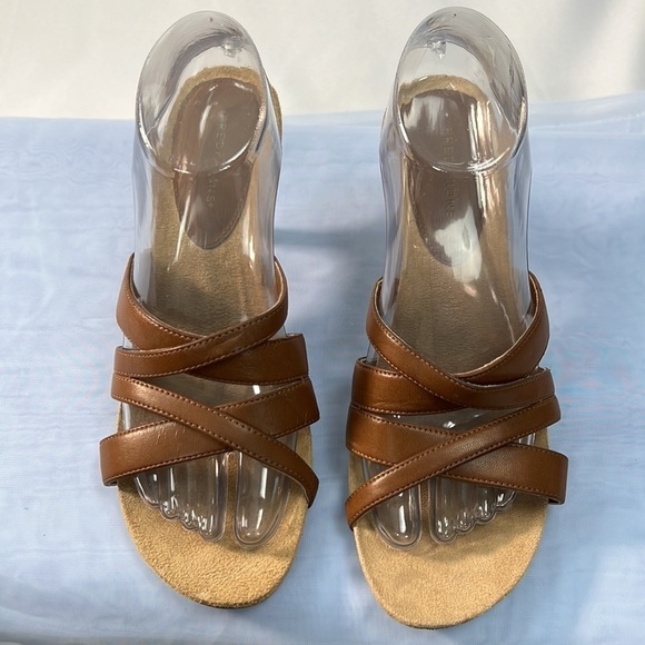 Predictions brown heeled sandals size 8.5 - Picture 3 of 11
